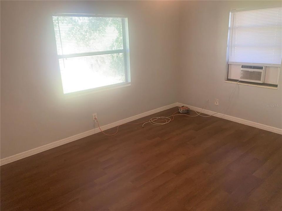 Recently Rented: $1,450 (2 beds, 1 baths, 756 Square Feet)