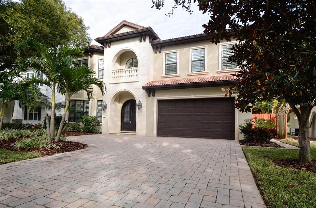 Recently Sold: $1,700,000 (5 beds, 4 baths, 4907 Square Feet)