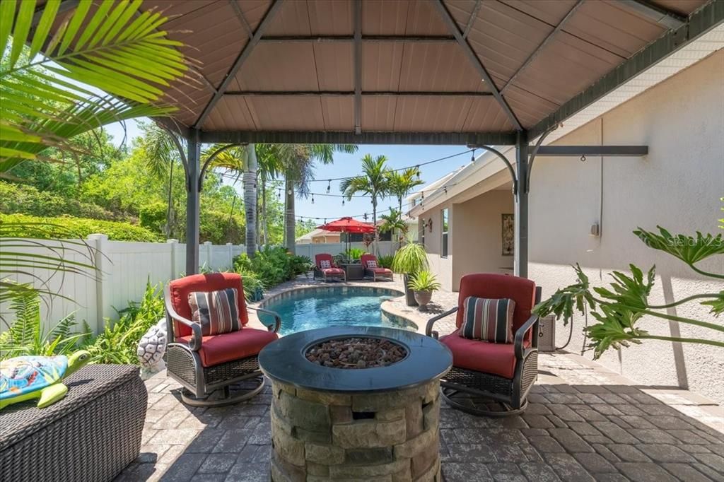 Recently Sold: $625,000 (4 beds, 3 baths, 2674 Square Feet)