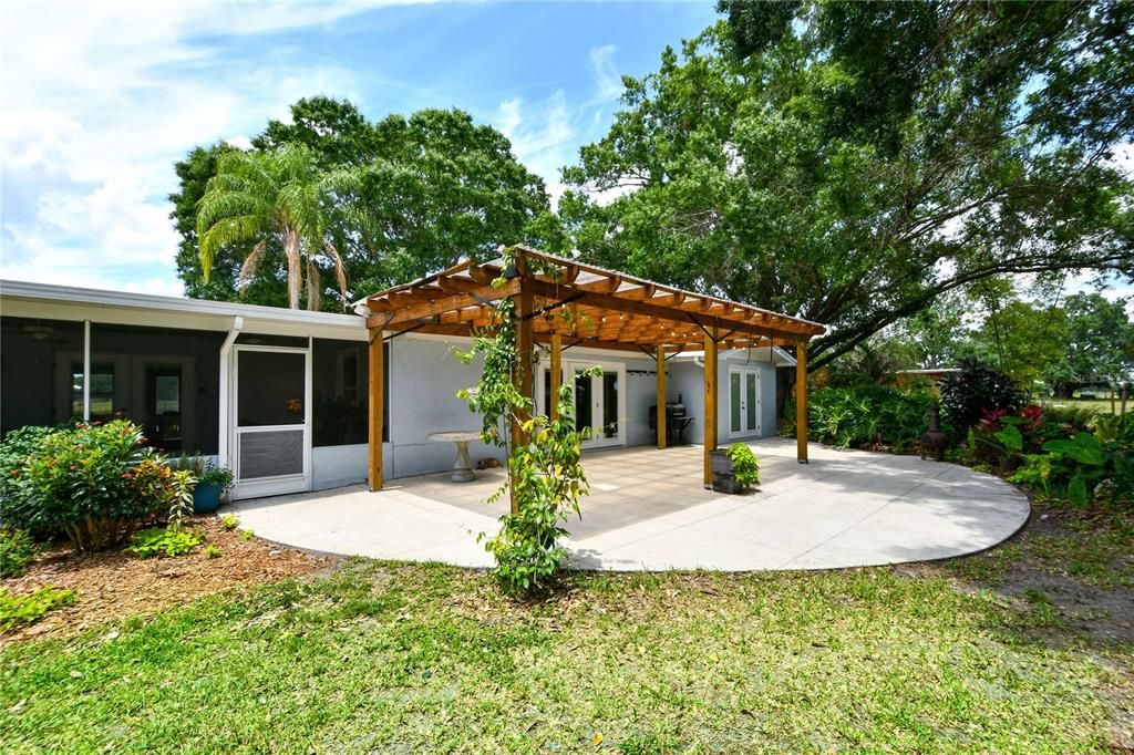 Recently Sold: $390,000 (3 beds, 2 baths, 2227 Square Feet)