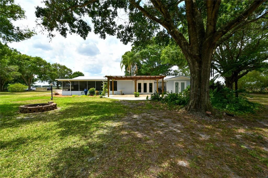 Recently Sold: $390,000 (3 beds, 2 baths, 2227 Square Feet)