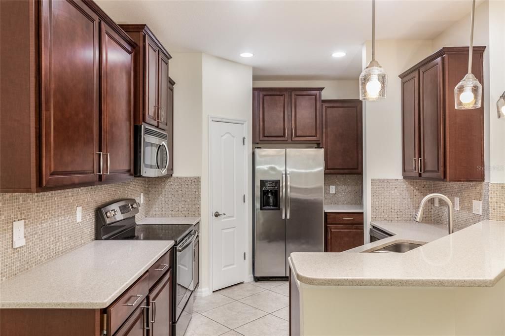 Recently Sold: $460,000 (3 beds, 2 baths, 1776 Square Feet)