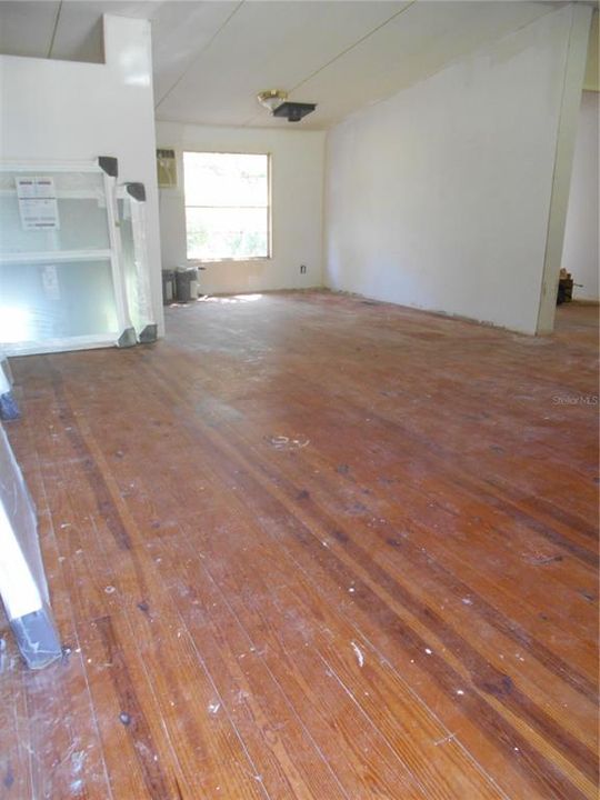 Front Entrance to Living Room/Dining Room