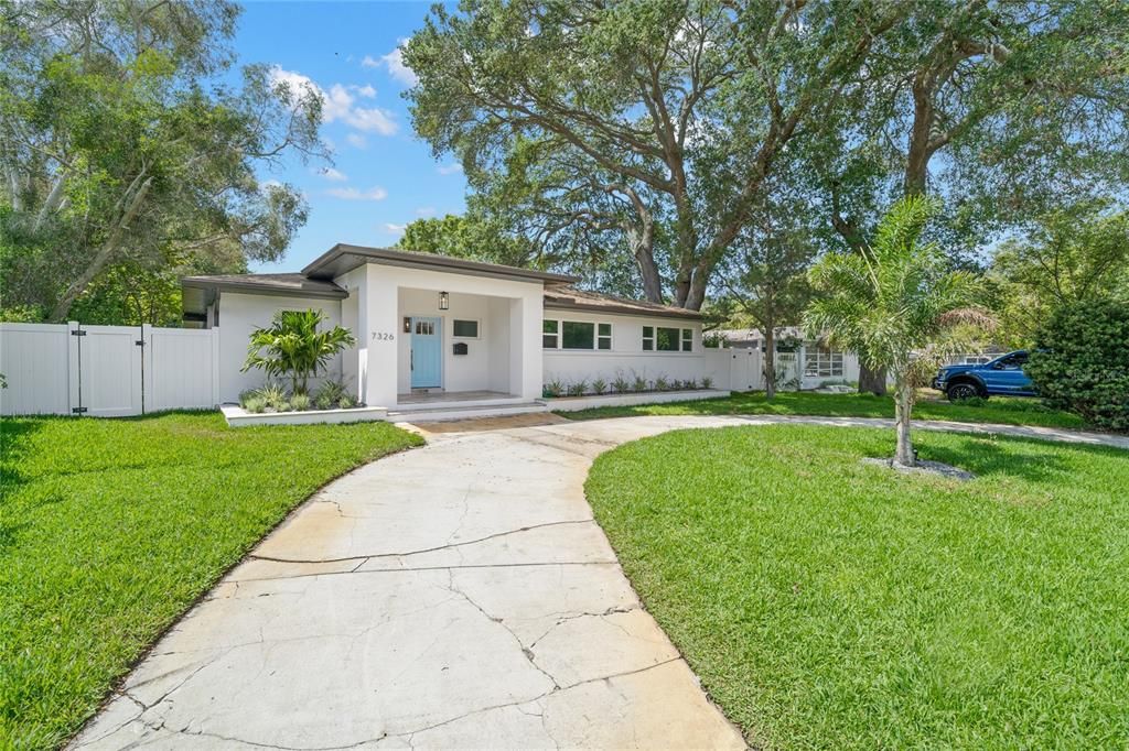Recently Sold: $769,900 (4 beds, 3 baths, 2180 Square Feet)
