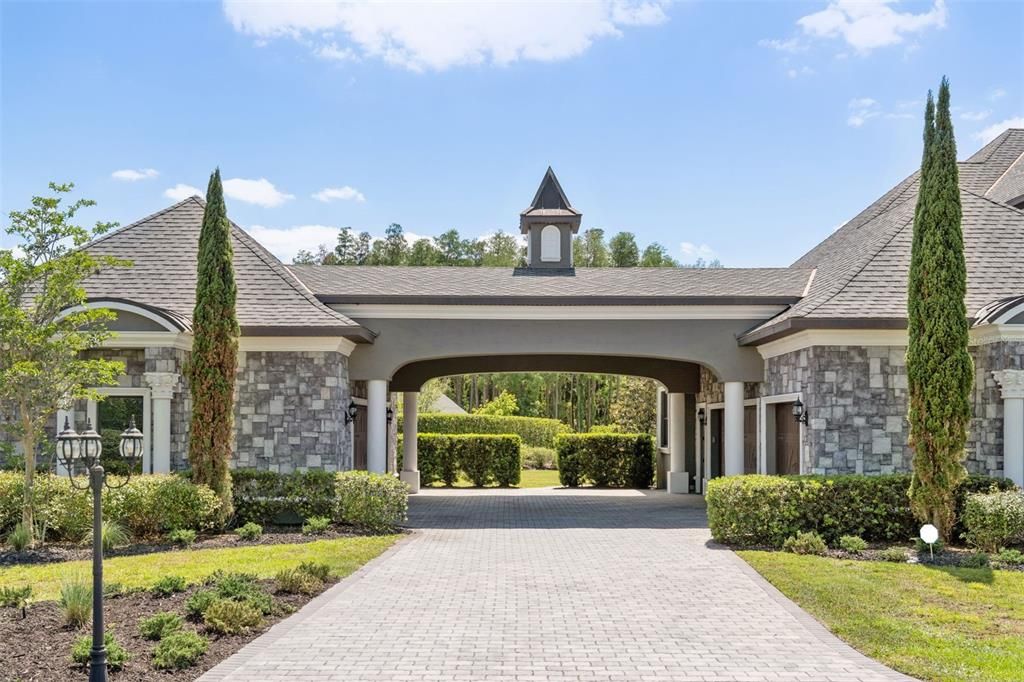 Recently Sold: $3,200,000 (6 beds, 5 baths, 8918 Square Feet)