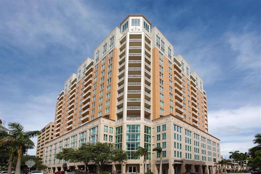 Recently Sold: $799,500 (2 beds, 2 baths, 1165 Square Feet)