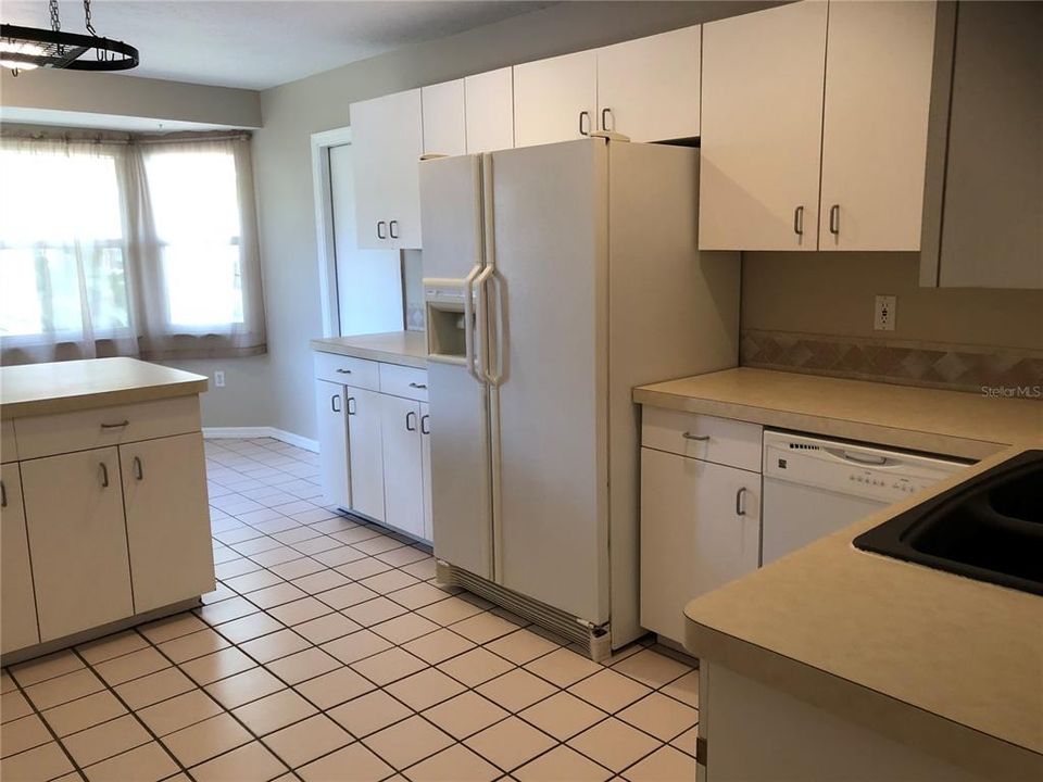 Recently Rented: $2,095 (3 beds, 2 baths, 1386 Square Feet)