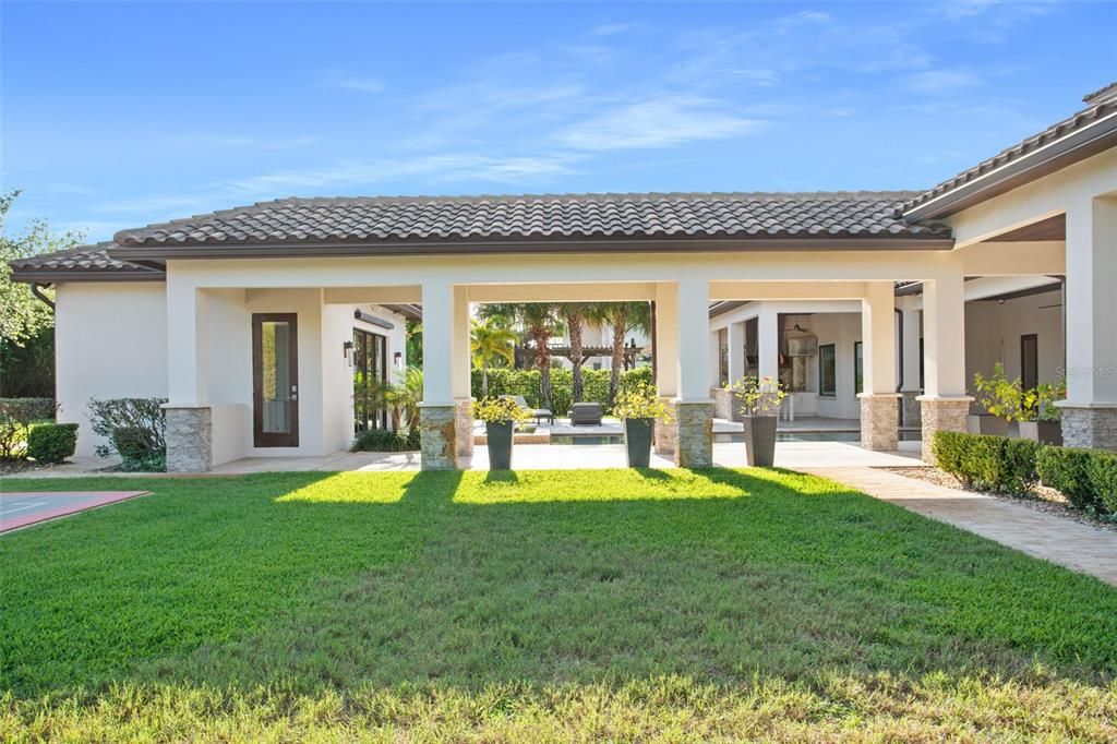 Recently Sold: $2,000,000 (5 beds, 4 baths, 5159 Square Feet)