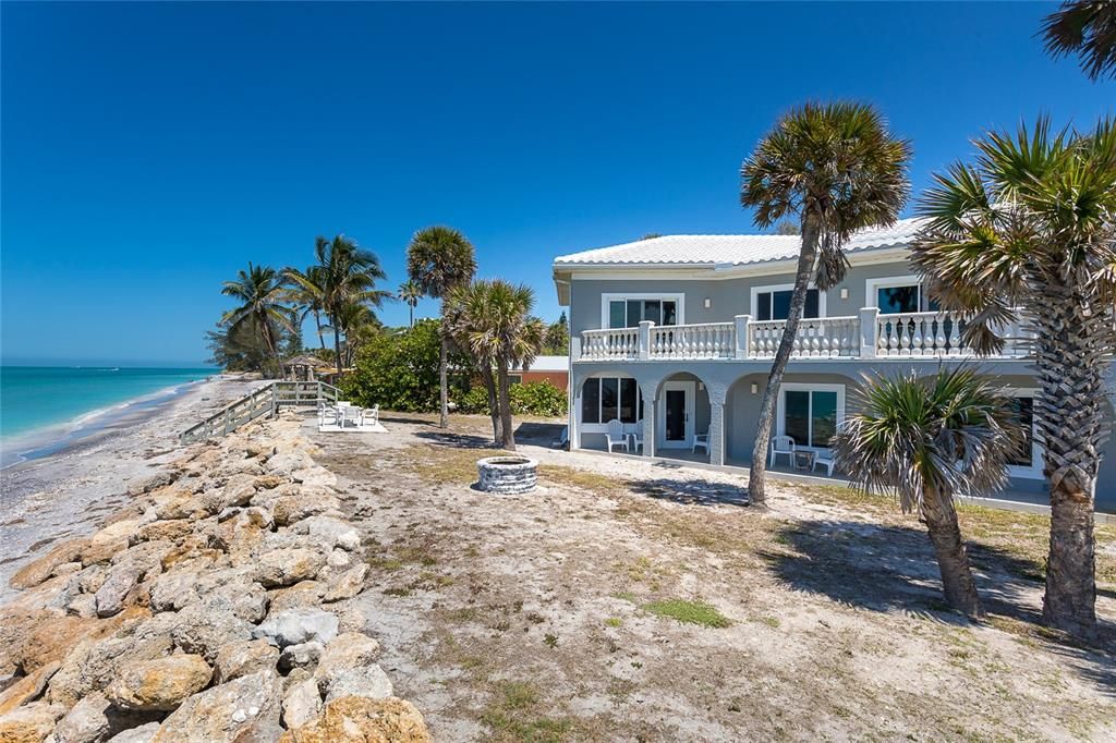 Recently Sold: $3,475,000 (4 beds, 3 baths, 3867 Square Feet)