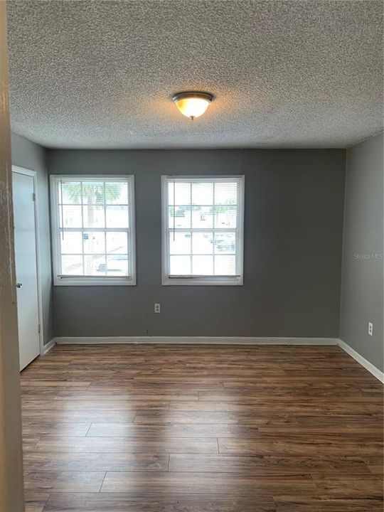 Recently Sold: $86,500 (2 beds, 1 baths, 992 Square Feet)