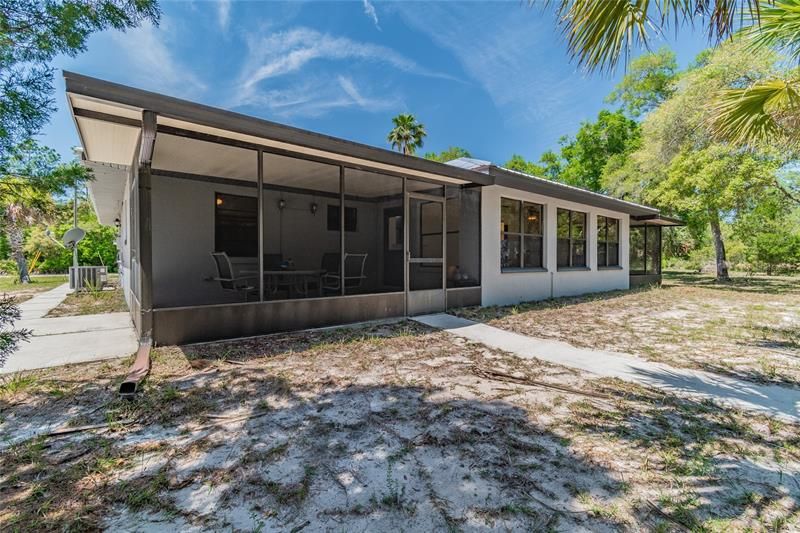 Recently Sold: $379,000 (2 beds, 2 baths, 1374 Square Feet)