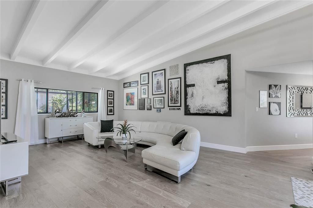 Recently Sold: $1,350,000 (4 beds, 3 baths, 3086 Square Feet)