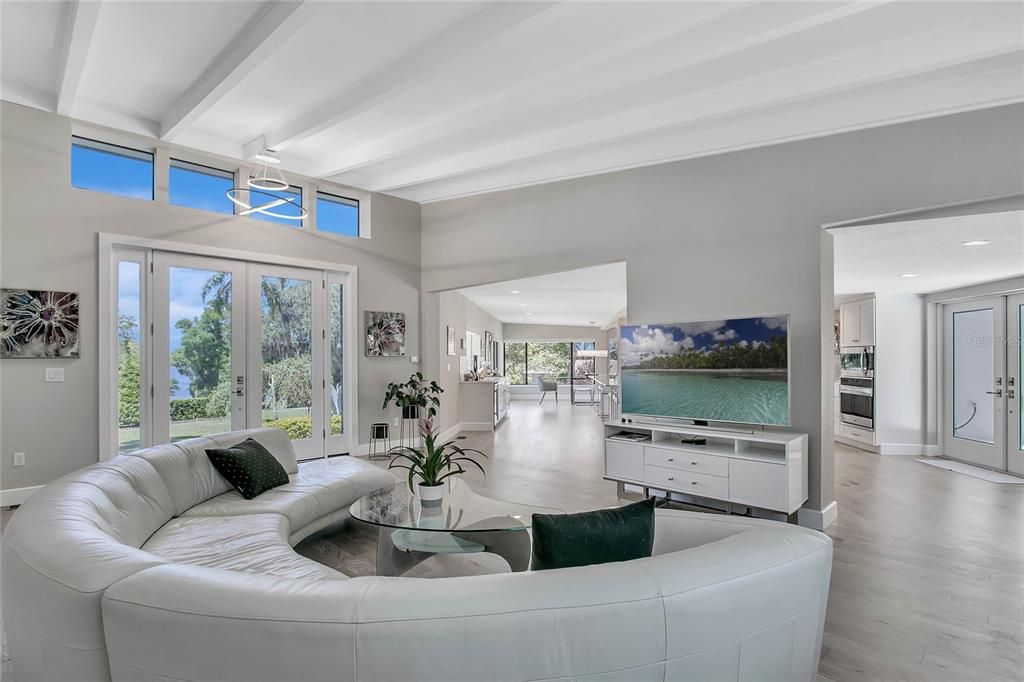 Recently Sold: $1,350,000 (4 beds, 3 baths, 3086 Square Feet)