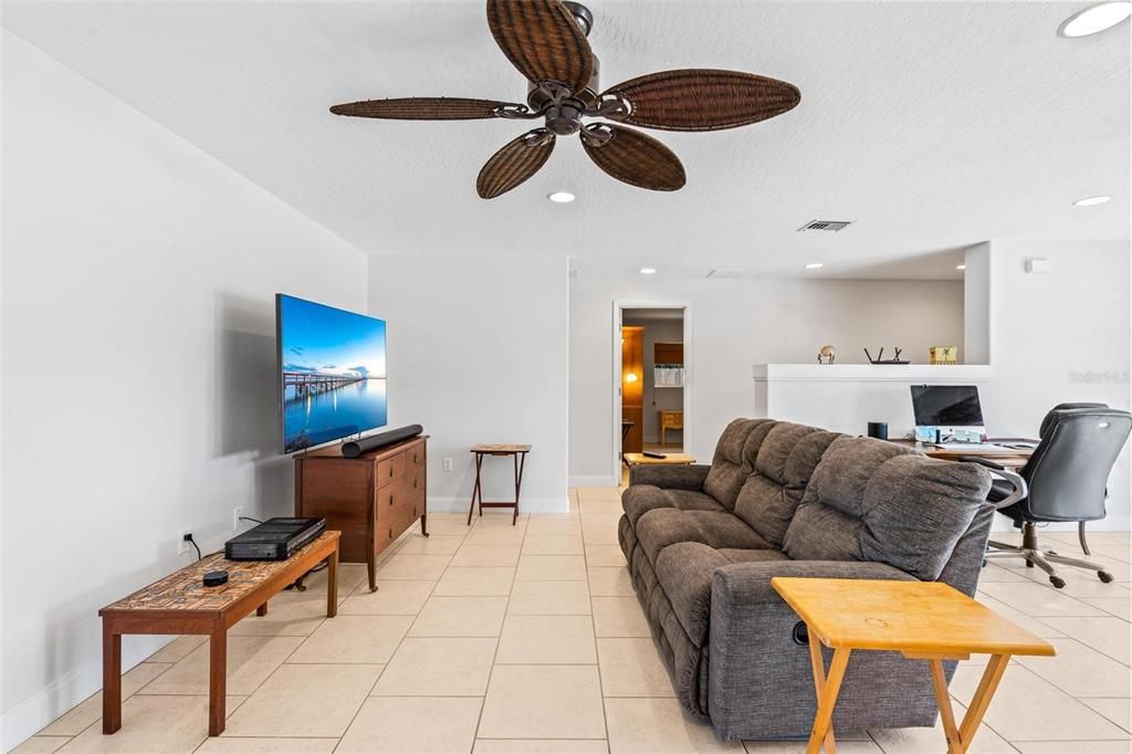 Recently Sold: $1,900,000 (2 beds, 2 baths, 1628 Square Feet)