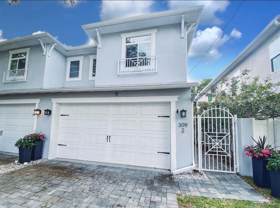 Recently Sold: $725,000 (3 beds, 2 baths, 2048 Square Feet)