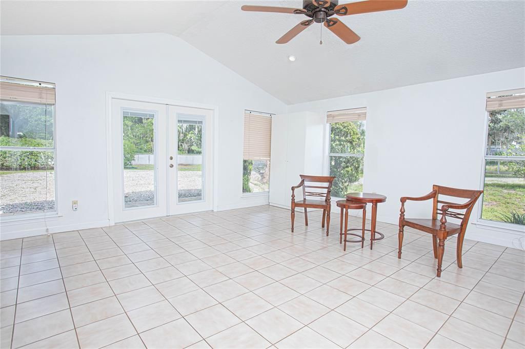 Recently Sold: $2,000,000 (2 beds, 1 baths, 1508 Square Feet)