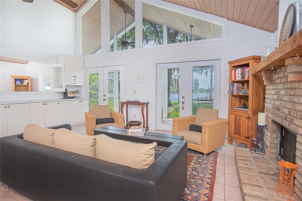 Recently Sold: $2,000,000 (2 beds, 1 baths, 1508 Square Feet)