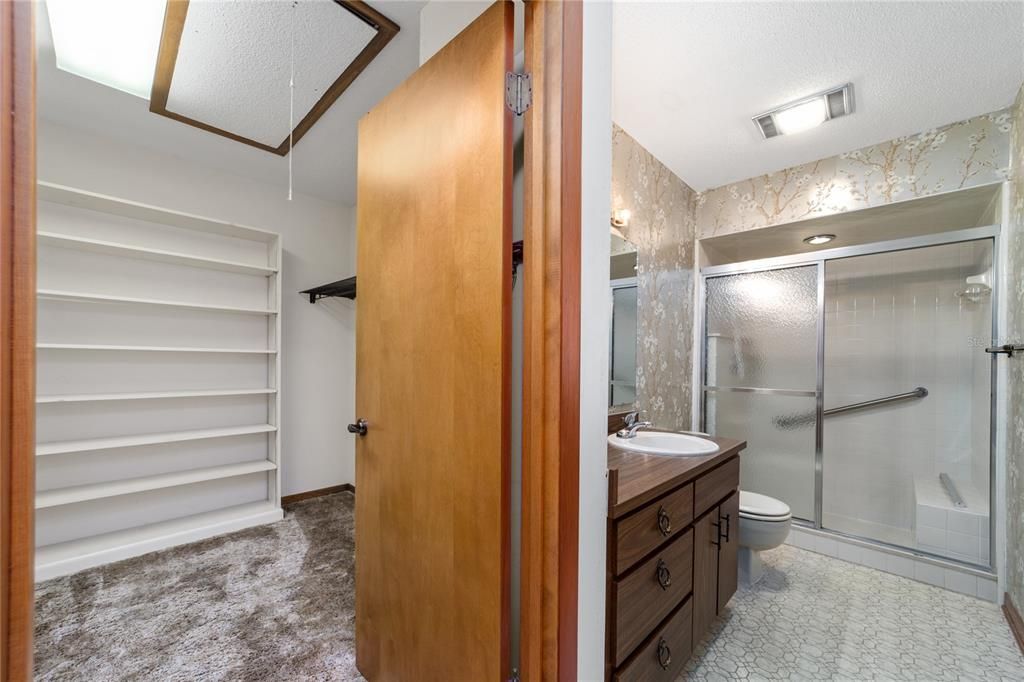 最近售出: $510,000 (3 贝兹, 2 浴室, 2166 平方英尺)