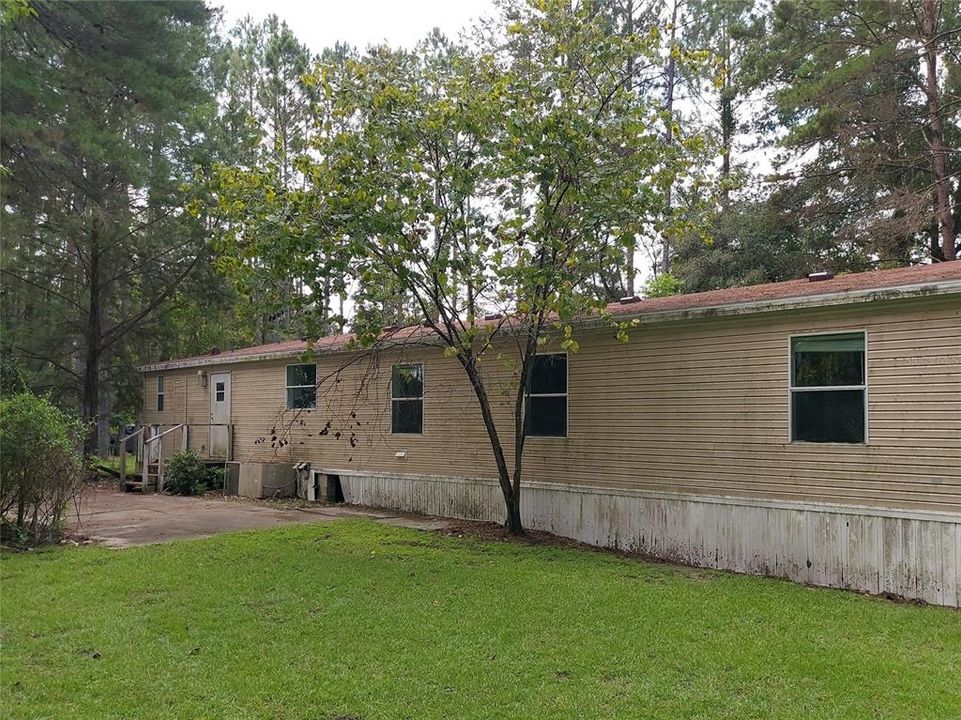 Recently Sold: $95,000 (4 beds, 2 baths, 1836 Square Feet)