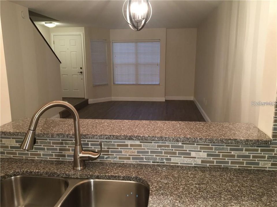 Recently Rented: $1,795 (2 beds, 2 baths, 1185 Square Feet)