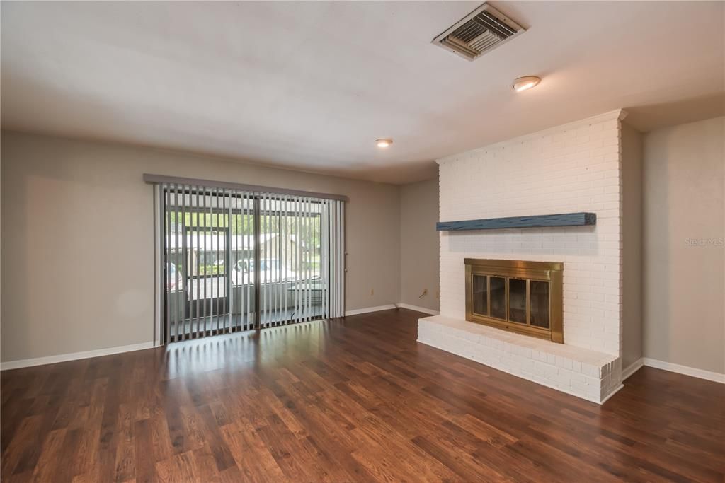 Recently Sold: $220,000 (2 beds, 2 baths, 1803 Square Feet)