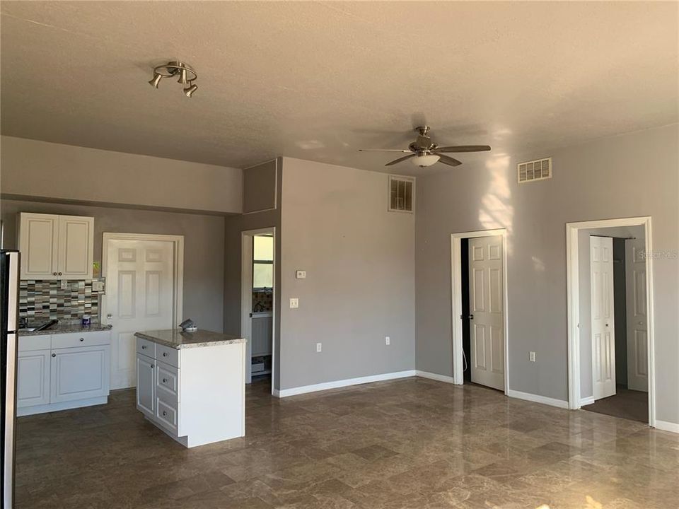 Recently Rented: $1,500 (3 beds, 2 baths, 1200 Square Feet)