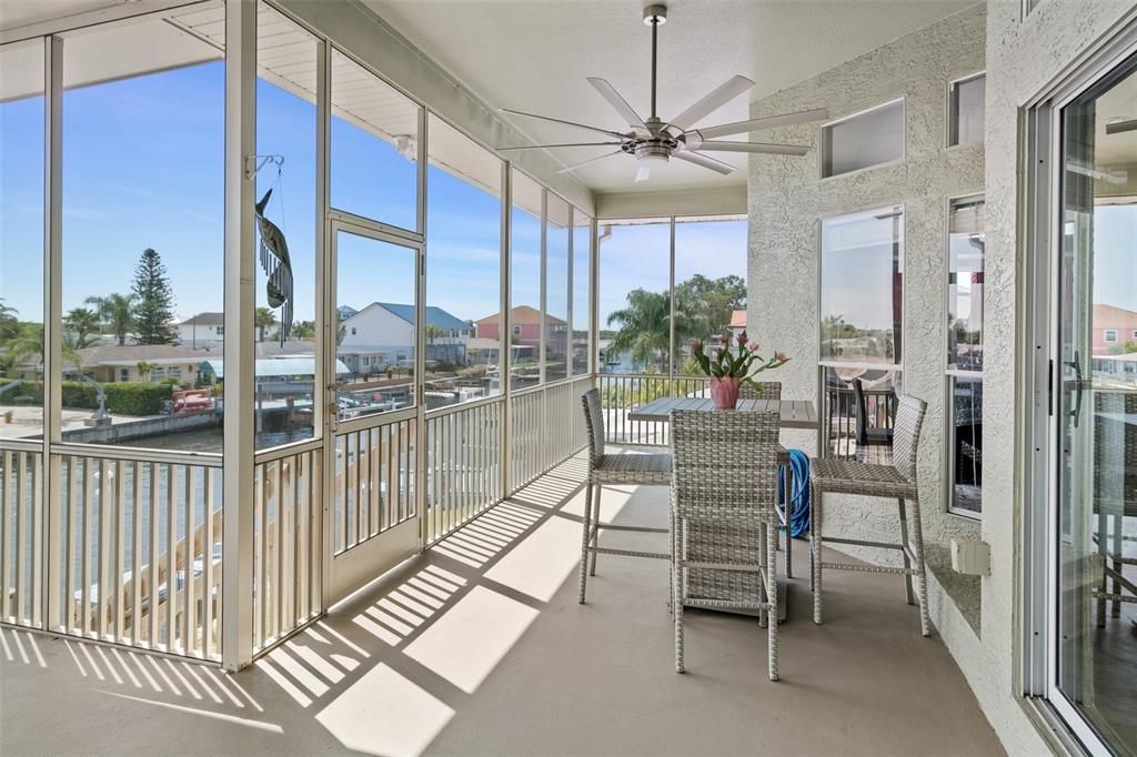 Recently Sold: $1,100,000 (4 beds, 3 baths, 2527 Square Feet)