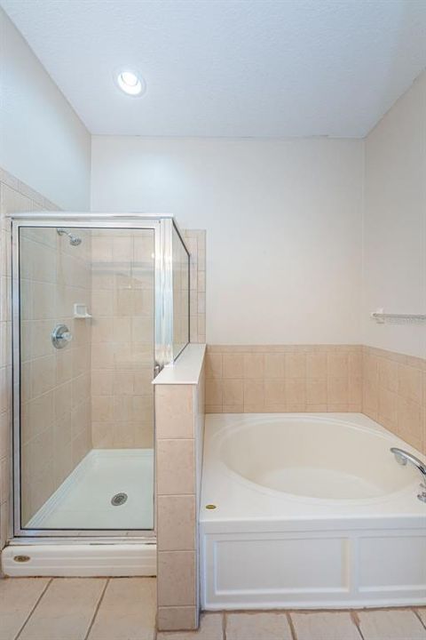 最近售出: $320,000 (3 贝兹, 2 浴室, 1420 平方英尺)
