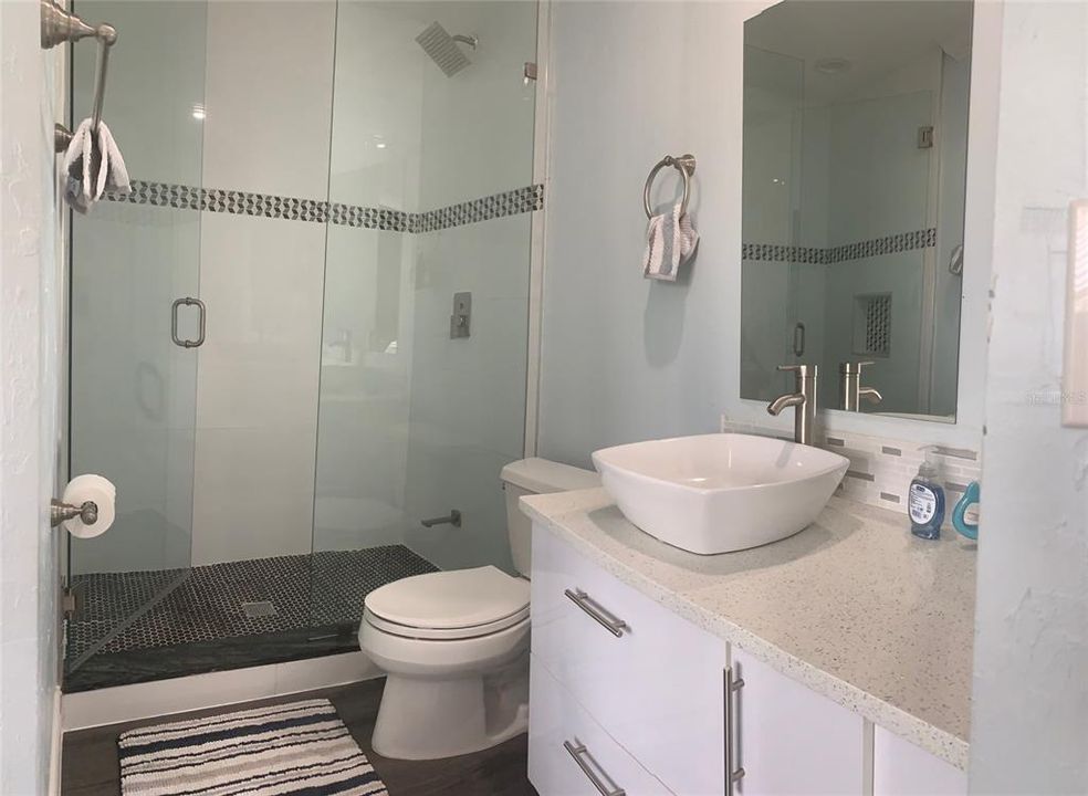 Recently Sold: $224,900 (2 beds, 2 baths, 908 Square Feet)