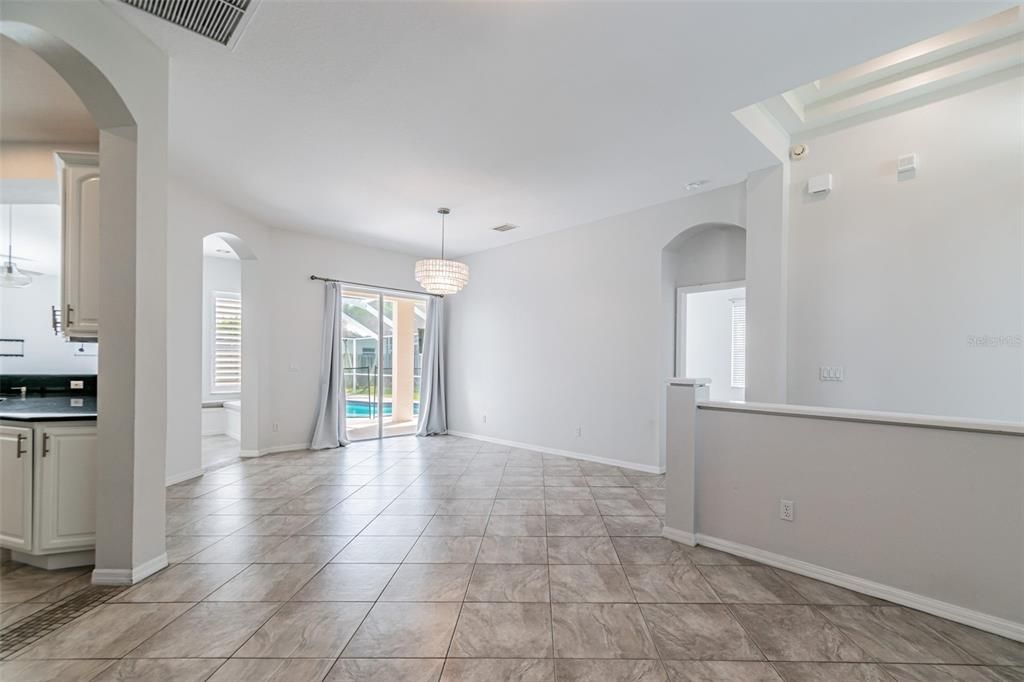 Recently Sold: $550,000 (3 beds, 2 baths, 1960 Square Feet)