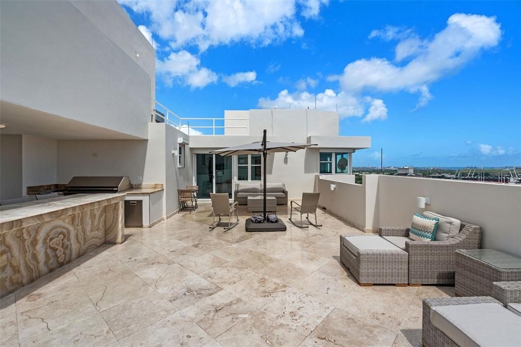 Recently Sold: $1,390,000 (3 beds, 3 baths, 4701 Square Feet)