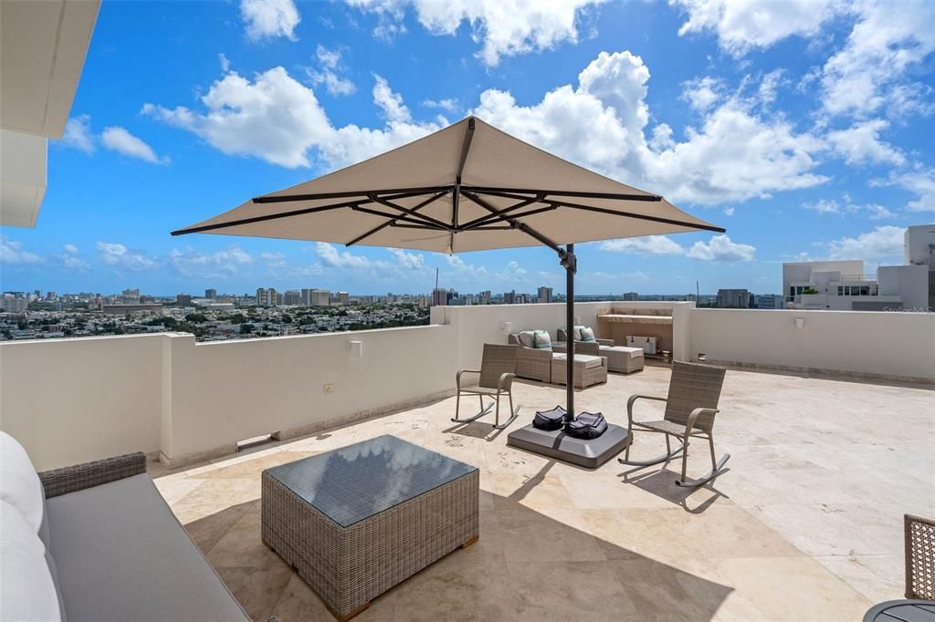 Recently Sold: $1,390,000 (3 beds, 3 baths, 4701 Square Feet)