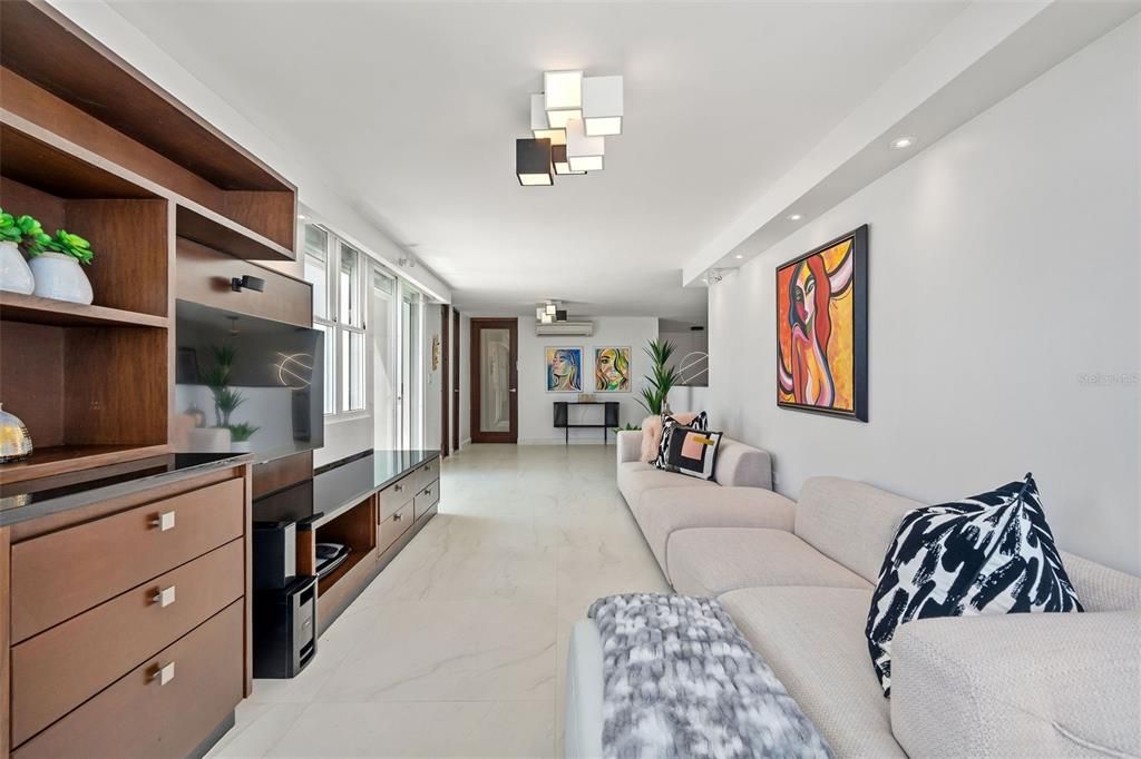 Recently Sold: $1,390,000 (3 beds, 3 baths, 4701 Square Feet)