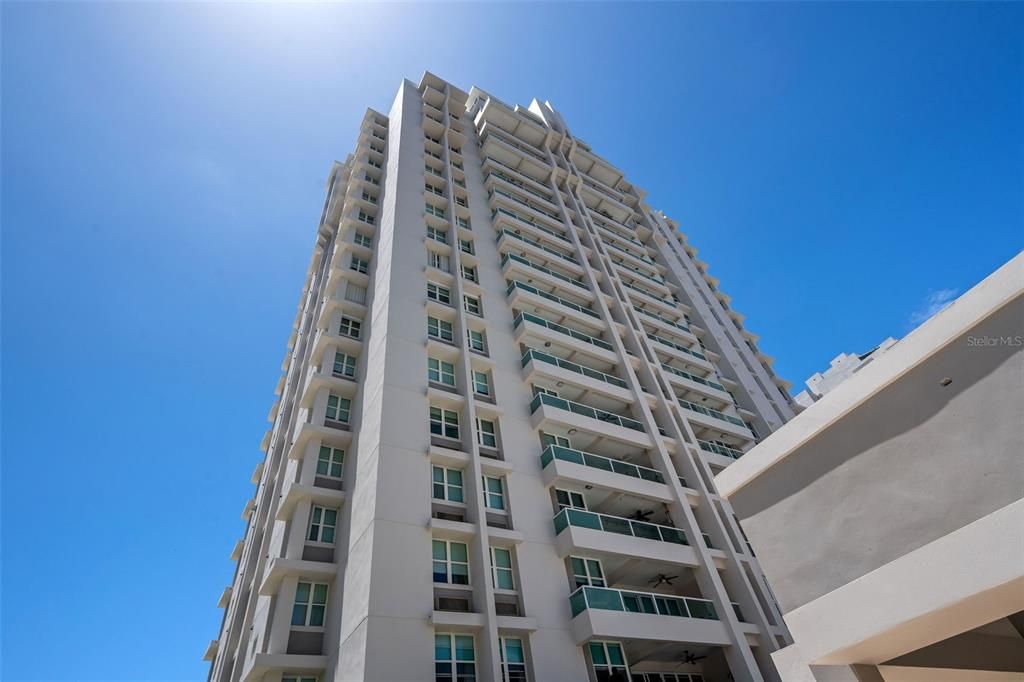 Recently Sold: $1,390,000 (3 beds, 3 baths, 4701 Square Feet)