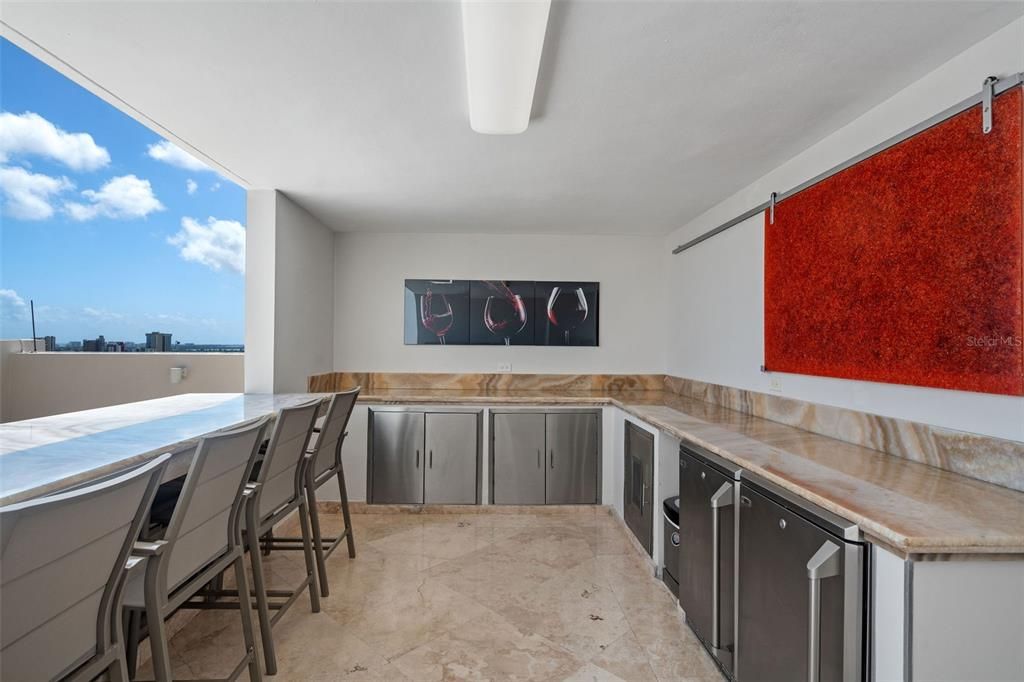 Recently Sold: $1,390,000 (3 beds, 3 baths, 4701 Square Feet)