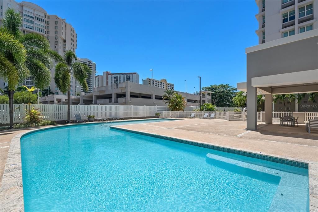 Recently Sold: $1,390,000 (3 beds, 3 baths, 4701 Square Feet)