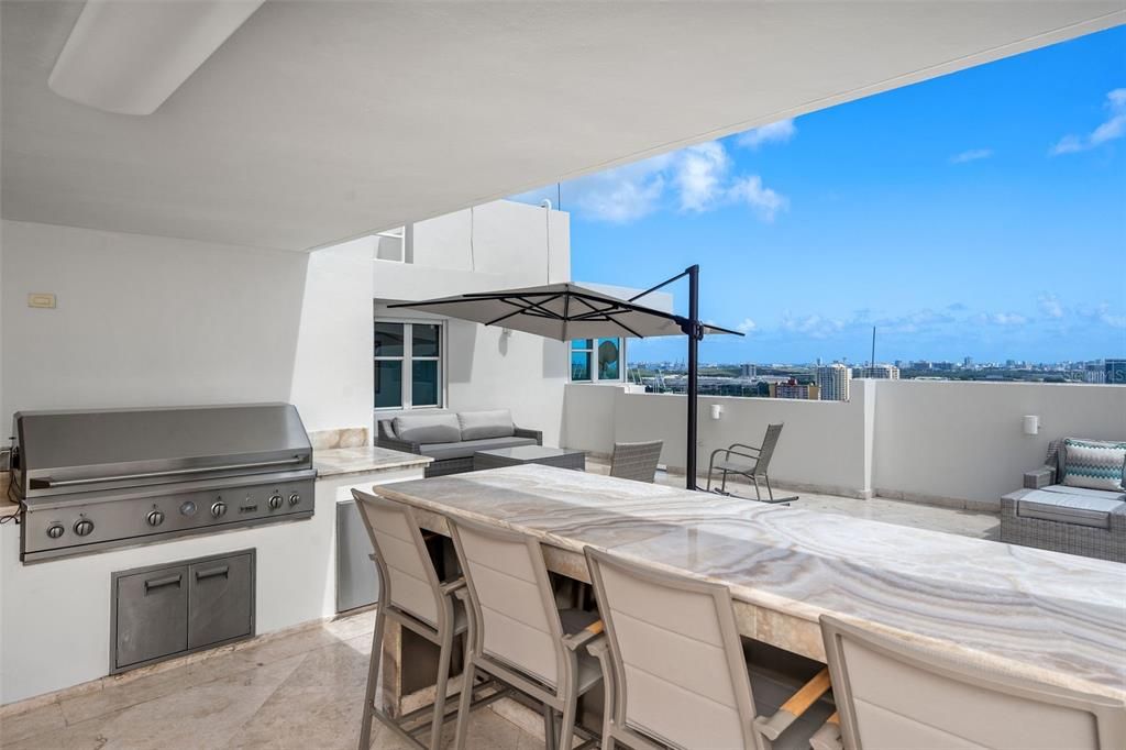 Recently Sold: $1,390,000 (3 beds, 3 baths, 4701 Square Feet)