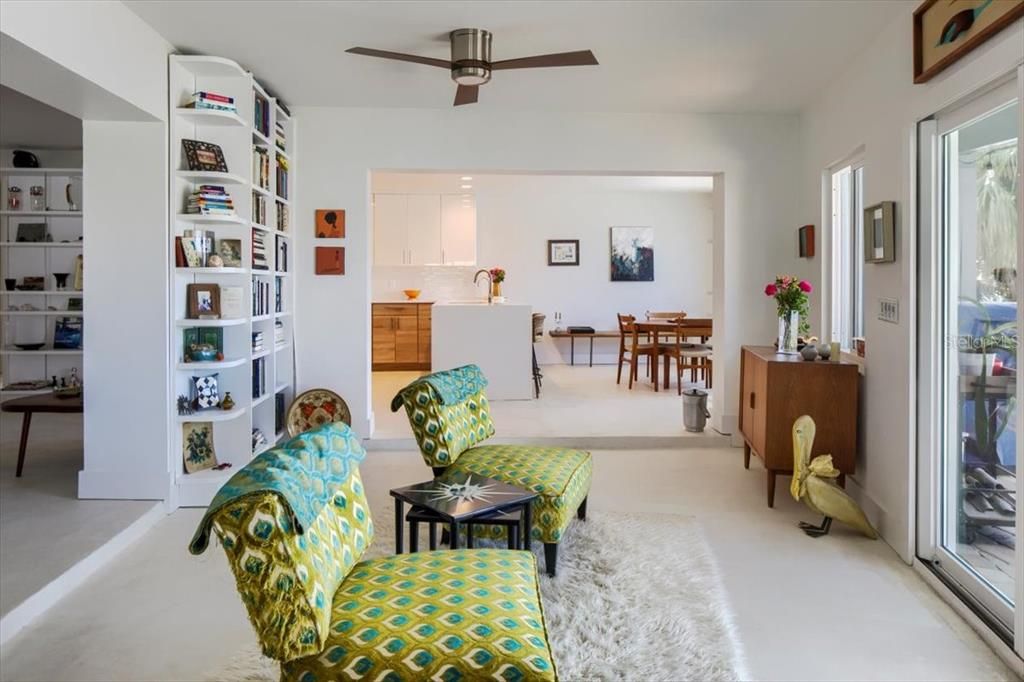 Recently Sold: $1,600,000 (3 beds, 2 baths, 2004 Square Feet)