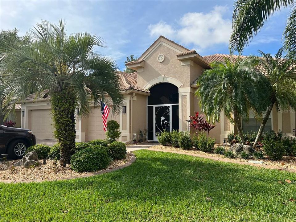 Recently Sold: $880,000 (4 beds, 3 baths, 2876 Square Feet)