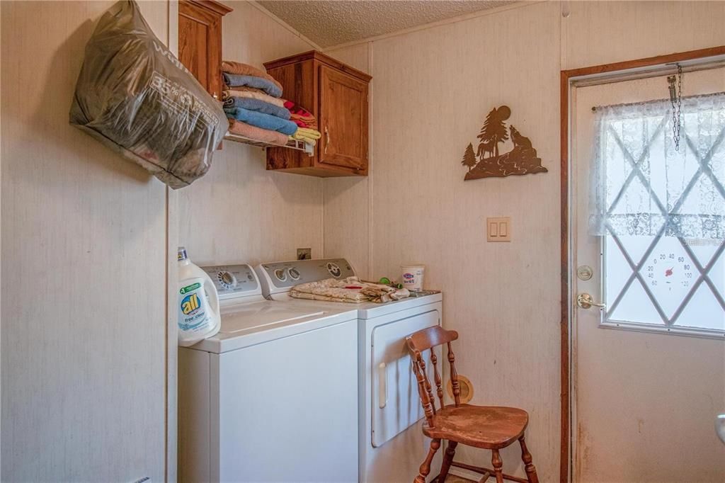 Vendido Recientemente: $184,900 (4 camas, 2 baños, 2052 Pies cuadrados)