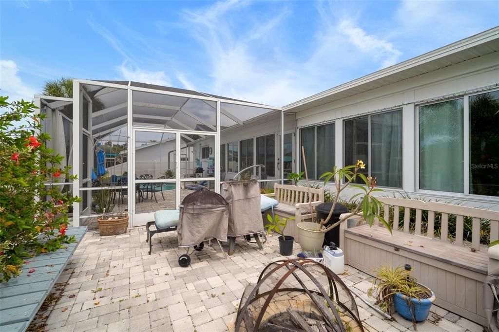 Recently Sold: $675,000 (3 beds, 2 baths, 1636 Square Feet)
