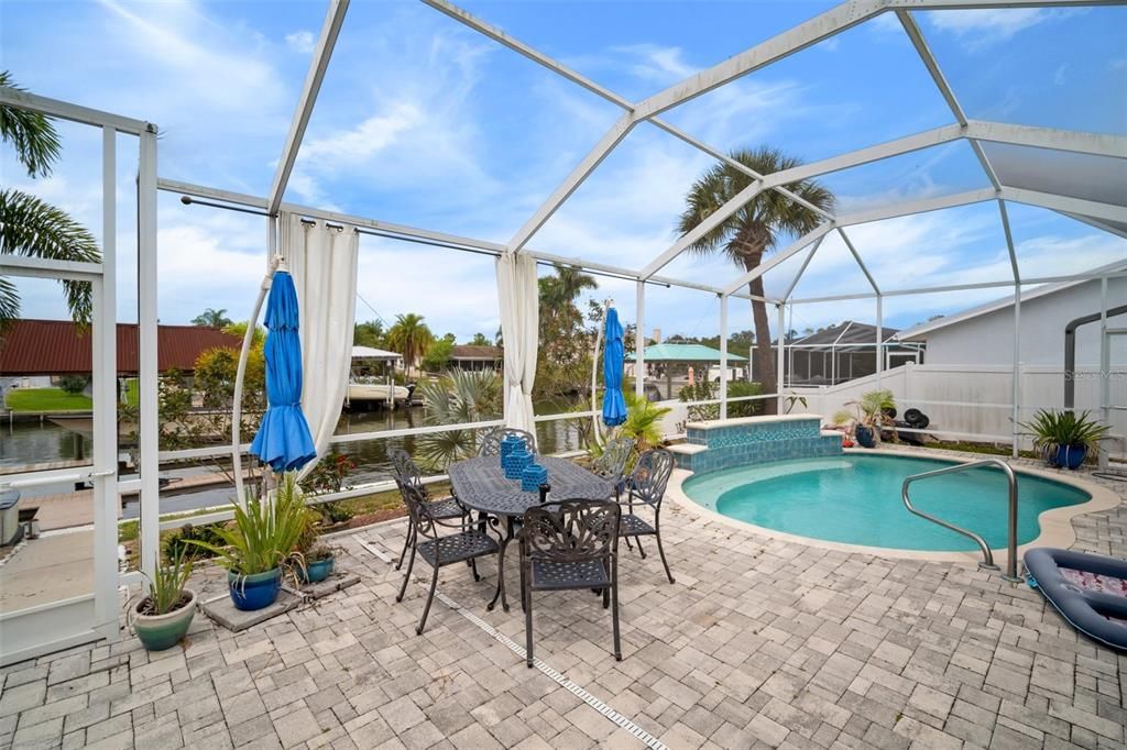 Recently Sold: $675,000 (3 beds, 2 baths, 1636 Square Feet)