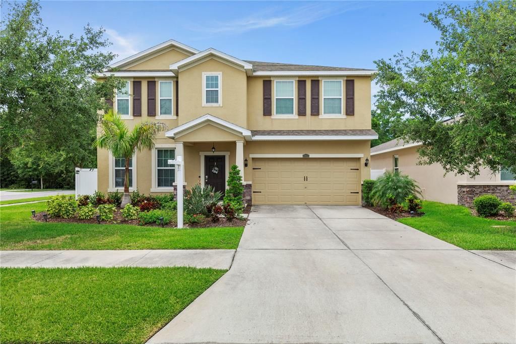 Recently Sold: $415,000 (4 beds, 2 baths, 2801 Square Feet)