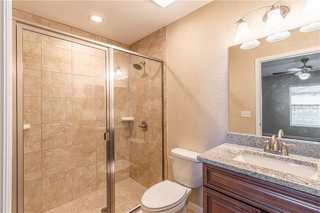 最近租的: $1,850 (3 贝兹, 2 浴室, 1415 平方英尺)