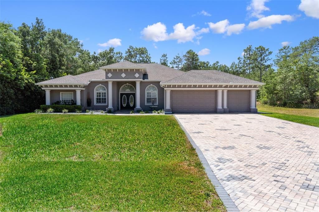 Recently Sold: $565,000 (4 beds, 2 baths, 2708 Square Feet)