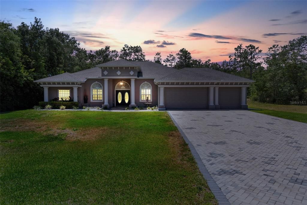 Recently Sold: $565,000 (4 beds, 2 baths, 2708 Square Feet)