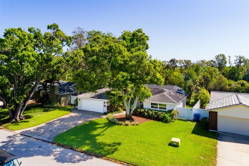 Recently Sold: $1,250,000 (3 beds, 2 baths, 1893 Square Feet)