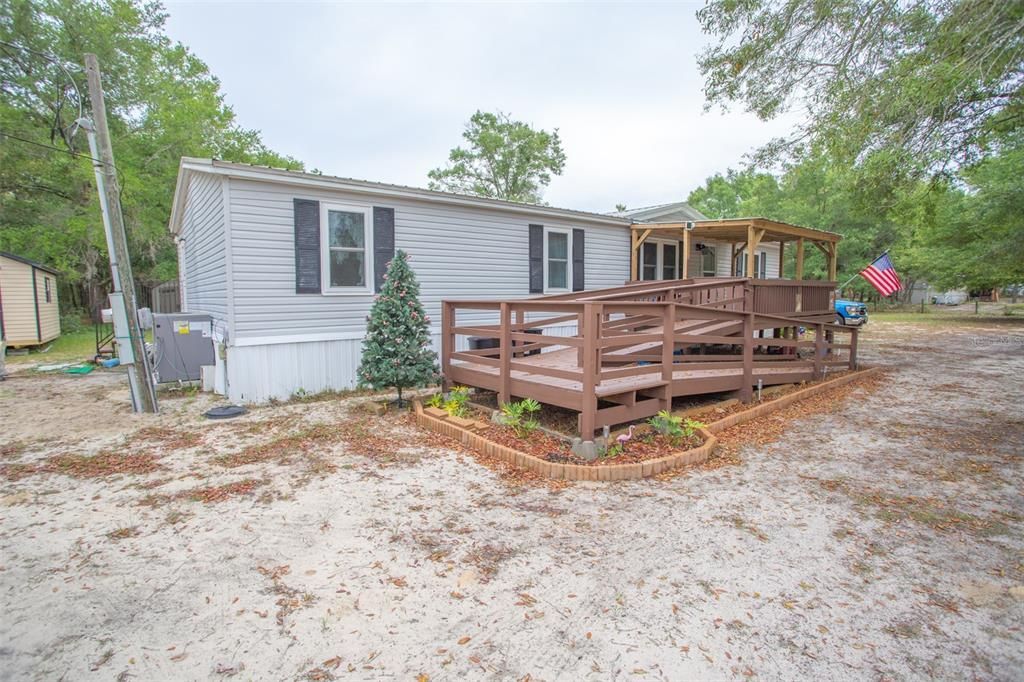 Recently Sold: $150,000 (3 beds, 2 baths, 1584 Square Feet)