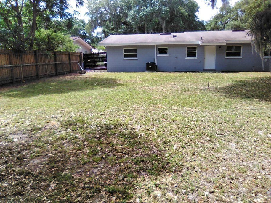 Recently Rented: $1,650 (3 beds, 2 baths, 1070 Square Feet)