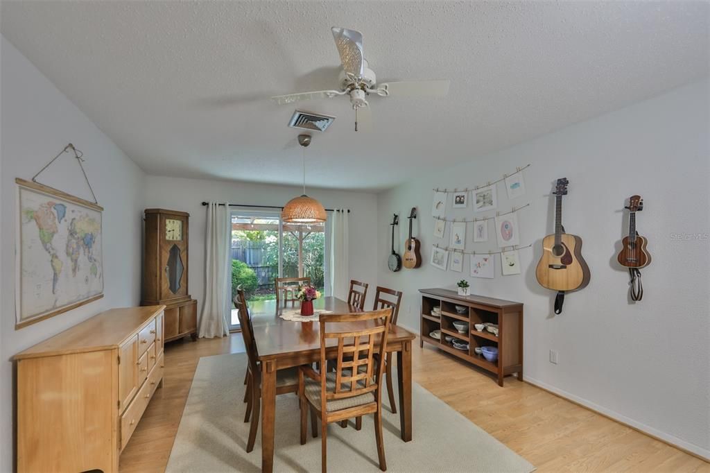 Recently Sold: $497,500 (3 beds, 2 baths, 1641 Square Feet)
